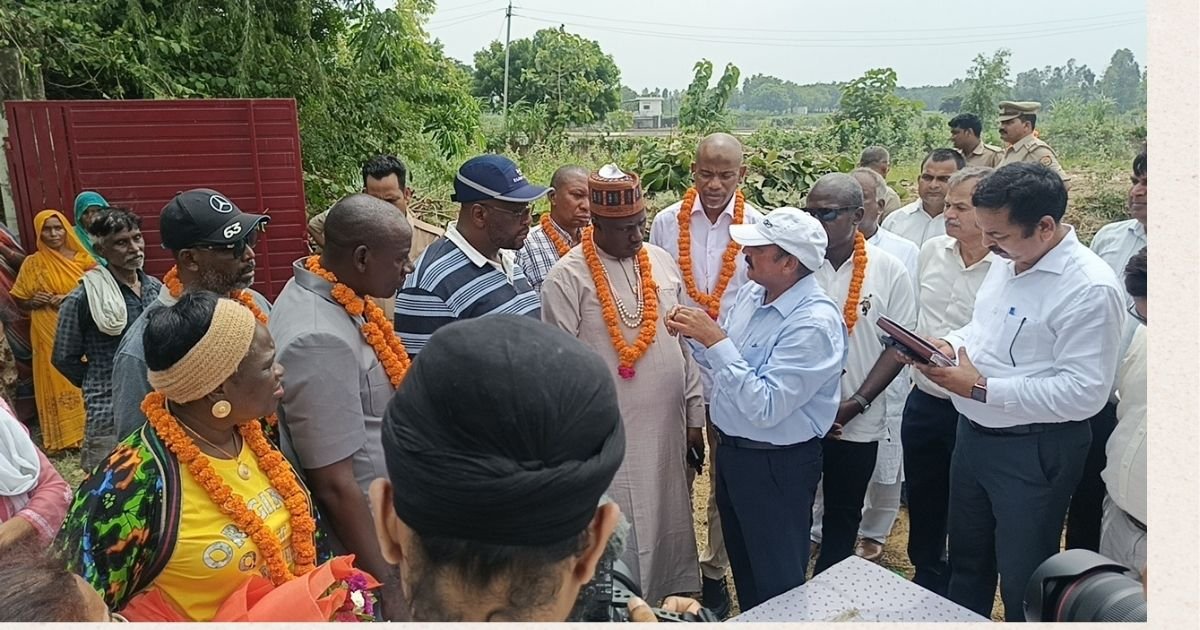 दिनांक 20-08-2026 को कृषि एवं खाद्य सुरक्षा राज्य मंत्री नाइजीरिया महोदय को कंपनी के निदेशक श्री आनंद त्रिपाठी के द्वारा सम्मानित किया गया एवं मोहनलालगंज लखनऊ में मोती उत्पादन कार्यक्रम की जानकारी दी गयी।